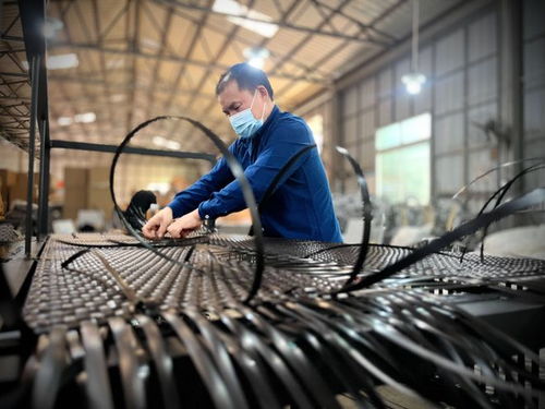 戶外家具工廠開工繁忙 家居市場(chǎng)迎來(lái)新活力